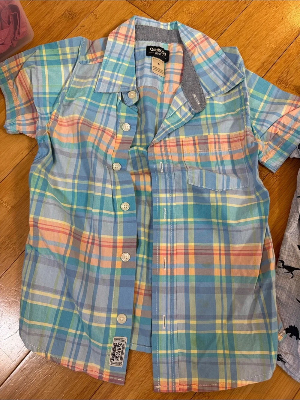 2 boys button down short sleeve shirts size 6